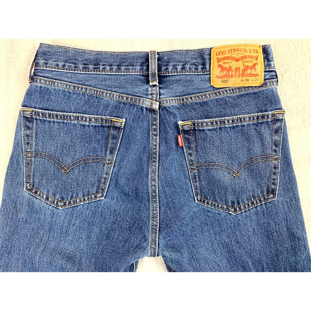 Levi's 505 Regular Fit Jeans Mens 30x30 Blue Medium Wash‎ Straight Leg Cotton - Picture 4 of 9